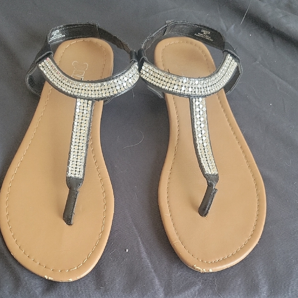 ❤️5 For $10 Elegant Black and Tan Sandals with Rhinestone Detailing